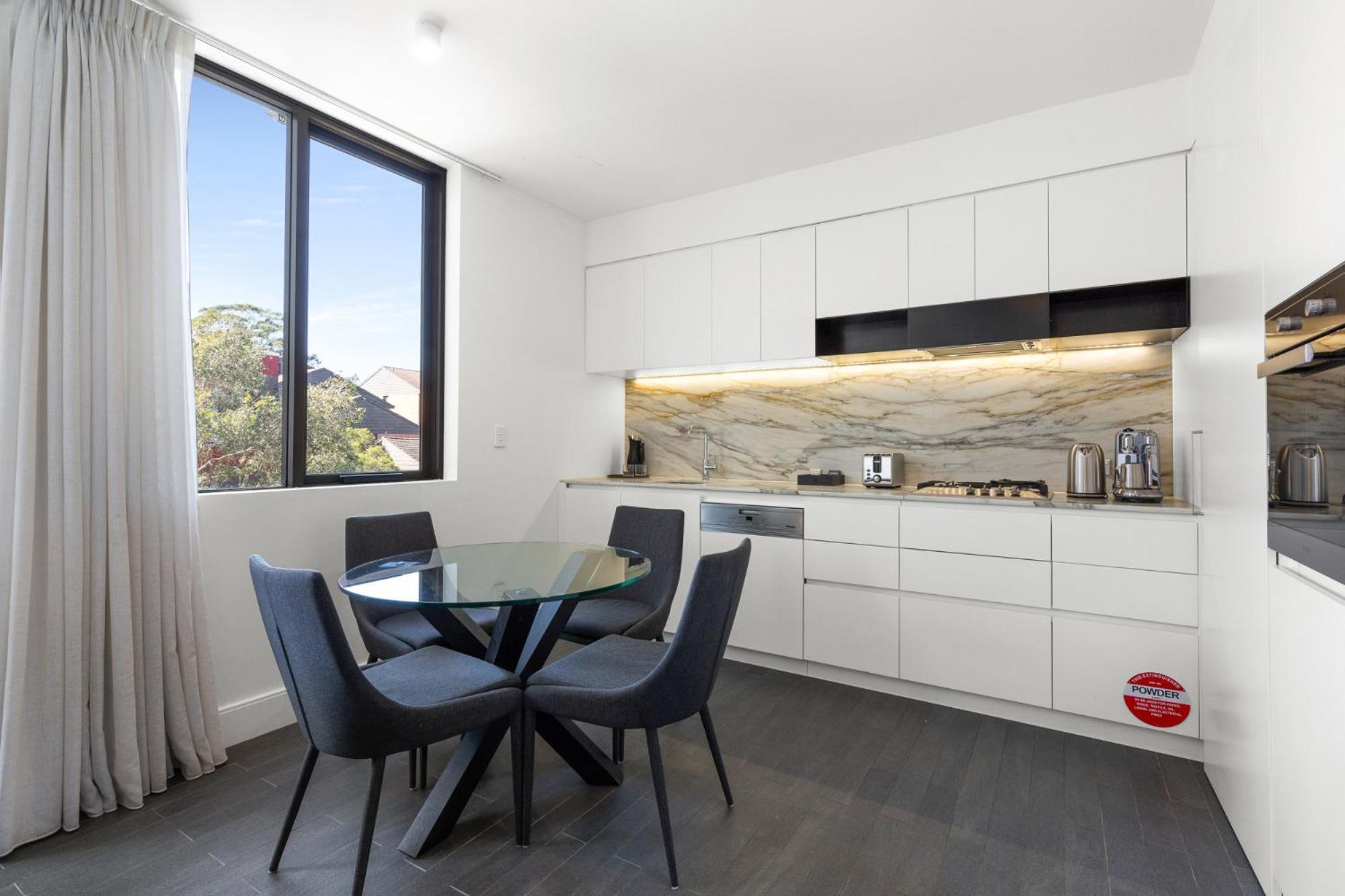 Apartment Modern 1-bed With Balcony In Bustling Surry Hills Sydney